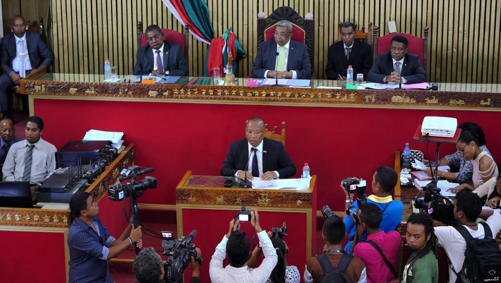 Madagascar : la société civile dénonce le vote un budget voté pressement